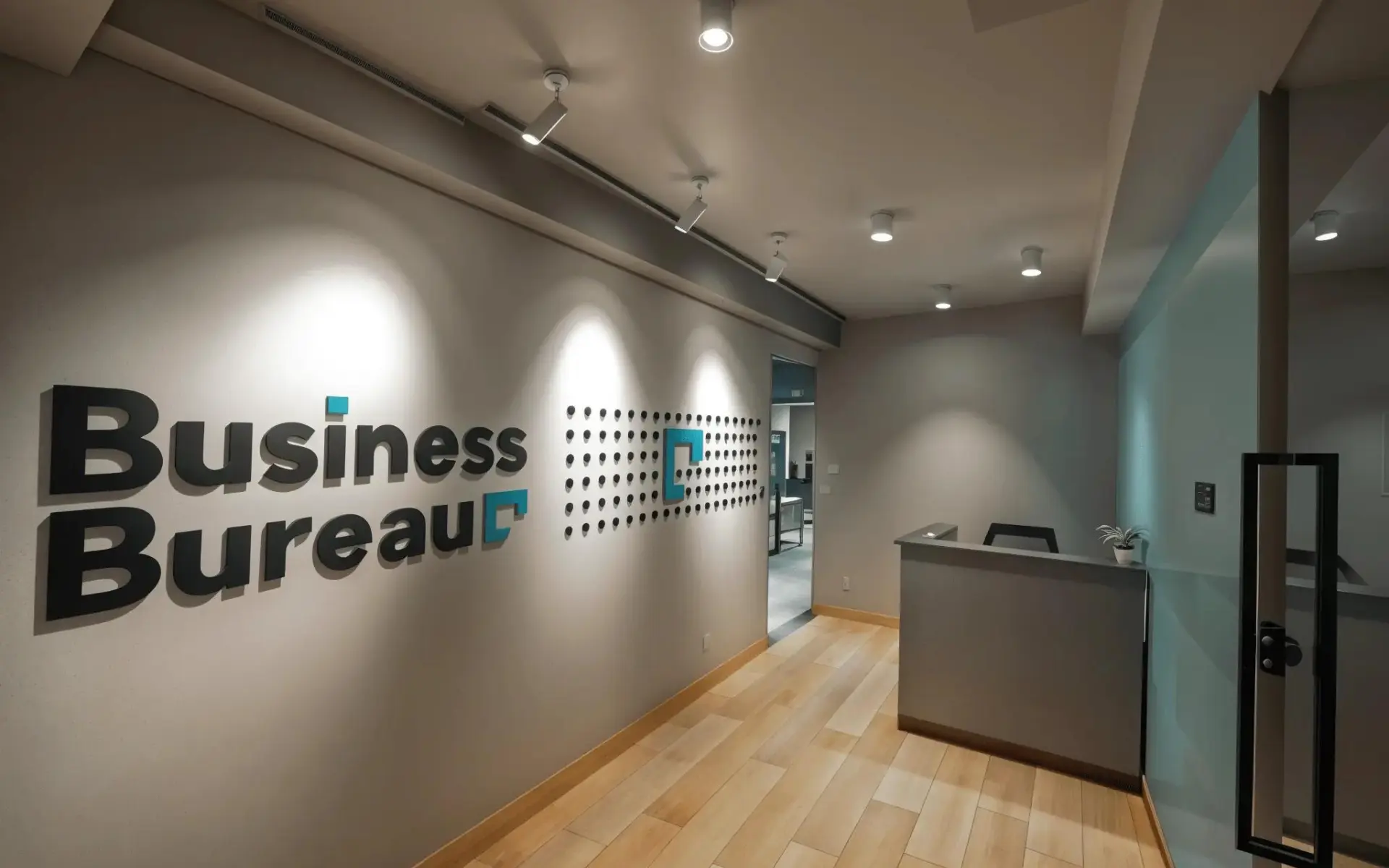 Business bureau workspace img-1